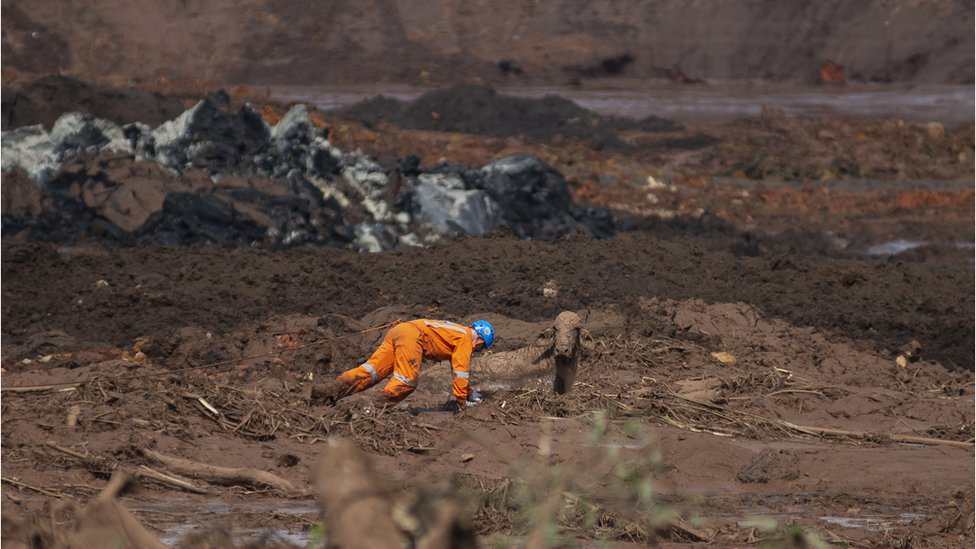 Imagem 5 do desastre de Brumadinho: Monumento em homenagem às vítimas.